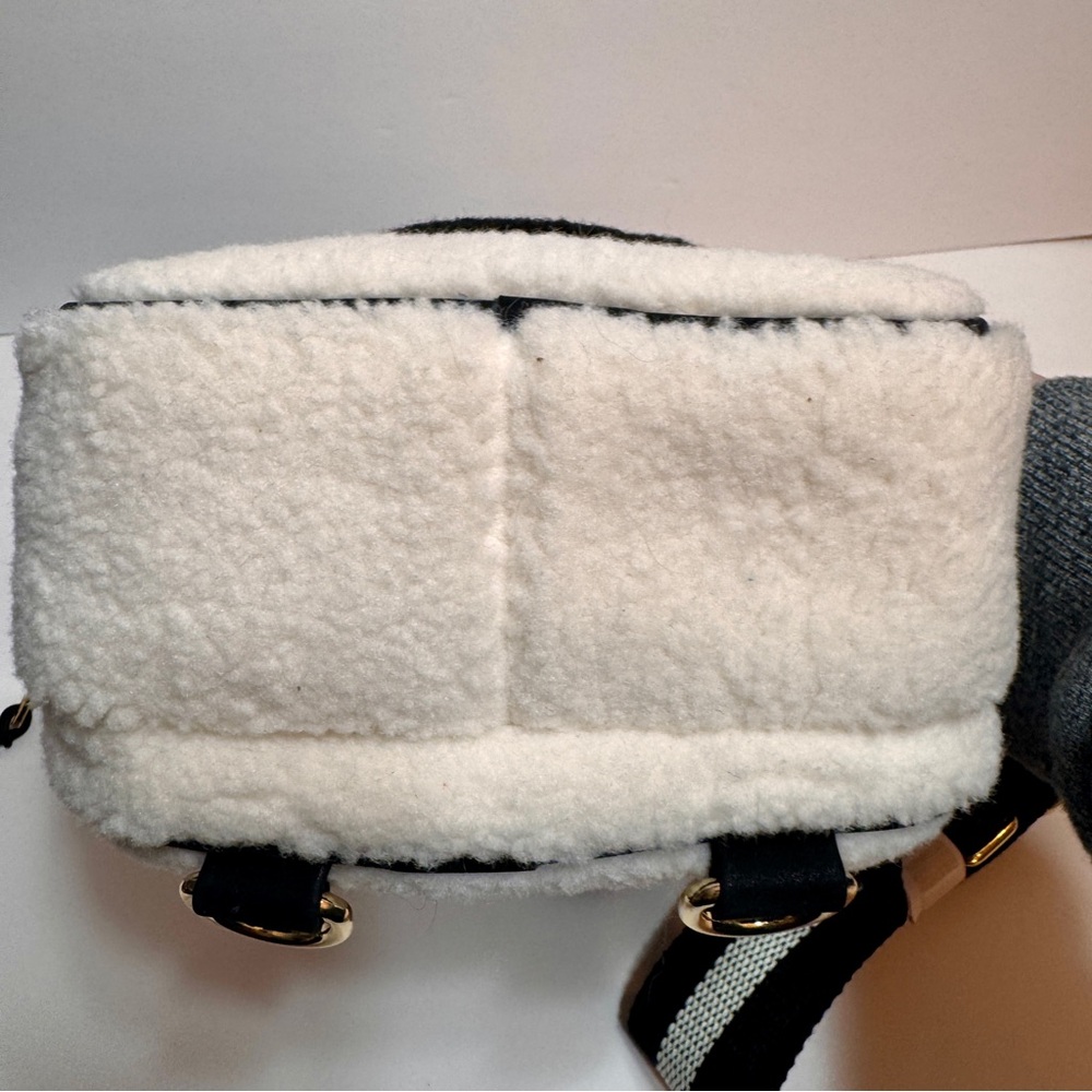 NWT Our Universe Disney Mickey Mouse Ski Sherpa Convertible Crossbody Bag. - Picture 12 of 16